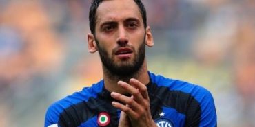 Hakan Çalhanoğlu kaç gol attı hangi takımda oynuyor hangi takımlarda oynadı aslen nereli kimdir?