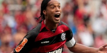 Ronaldinho toplam kaç gol attı hangi takımlarda oynadı Ronaldinho aslen nereli kimdir?