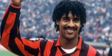 Frank Rijkaard kariyeri boyunca kaç gol attı hangi takımlarda oynadı aslen nereli kimdir?