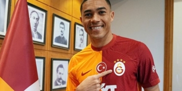 Carlos Vinicius aslen nereli hangi takımdan geldi hangi takımlarda oynadı kaç gol attı?