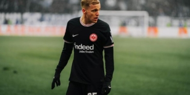 Donny van de Beek aslen nereli hangi takımda oynuyor hangi takımlarda oynadı kaç gol attı?