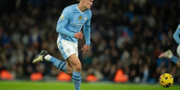 Erling Haaland aslen nereli hangi takımda oynuyor hangi takımlarda oynadı kaç gol attı?