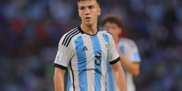 Maximo Perrone aslen nereli hangi takımda oynuyor hangi takımlarda oynadı kaç gol attı?