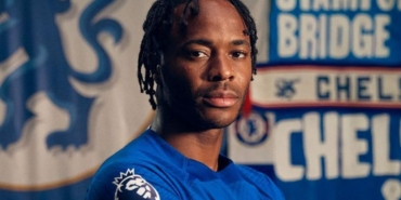 Raheem Sterling aslen nereli hangi takımda oynuyor hangi takımlarda oynadı kaç gol attı?