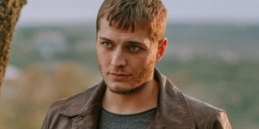 Burak Tozkoparan aslen nereli burcu ne boy kilo kaç evli mi eşi sevgilisi kim oynadığı diziler filmler