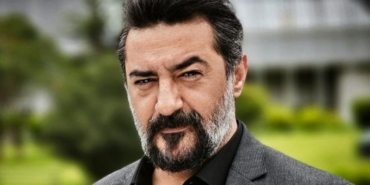 Celil Nalçakan aslen nereli burcu ne boy kilo kaç evli mi eşi sevgilisi kim oynadığı diziler filmler