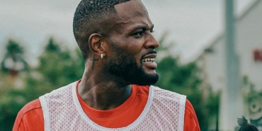 Futbolcu Cyle Larin hangi takımlarda oynadı hangi takımda oynuyor kaç gol attı aslen nereli?