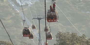 İzmir İtfaiyesi teleferikte mahsur kalanlar için seferber oldu
