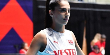 Derya Cebecioğlu hangi takımda oynuyor aslen nereli hangi takımlarda oynadı burcu ne?