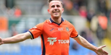 Dimitris Pelkas kaç gol attı hangi takımlarda oynadı hangi takımda oynuyor aslen nereli?