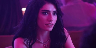 Hazar Ergüçlü aslen nereli burcu ne evli mi eşi sevgilisi kim oynadığı diziler filmler