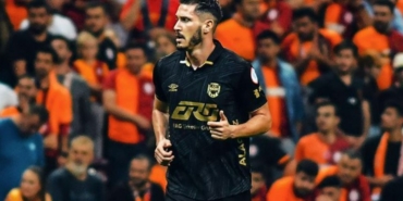 Futbolcu Mert Çetin aslen nereli hangi takımdan geldi hangi takımlarda oynadı kaç gol attı?