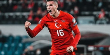 Futbolcu Mert Müldür hangi takımdan geldi hangi takımlarda oynadı kaç gol attı aslen nereli?