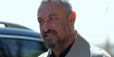 Onur Saylak aslen nereli burcu ne evli mi eşi sevgilisi kim hangi dizilerde filmlerde oynadı?