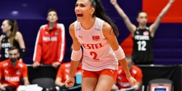 Simge Aköz hangi takımda oynuyor hangi takımlarda oynadı burcu ne aslen nereli?