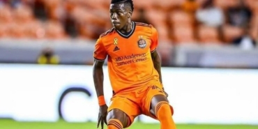 Teenage Hadebe hangi takımdan geldi hangi takımlarda oynadı aslen nereli kaç gol attı?