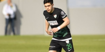 Vefa Temel hangi takımlarda oynadı toplam kaç gol attı aslen nereli hangi takımdan geldi?