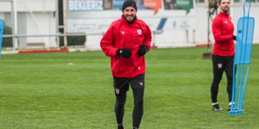 Futbolcu Zeki Yavru aslen nereli hangi takımlarda oynadı hangi takımdan geldi kaç gol attı?