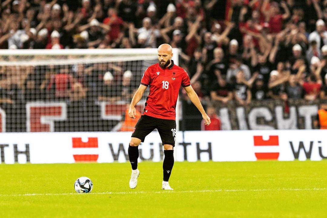 Arlind Ajeti aslen nereli toplam kaç gol attı hangi takımda oynuyor hangi takımlarda oynadı?