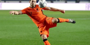 Futbolcu Daley Blind aslen nereli hangi takımda oynuyor hangi takımlarda oynadı kaç gol attı?