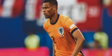 Denzel Dumfries aslen nereli hangi takımda oynuyor kaç gol attı hangi takımlarda oynadı?