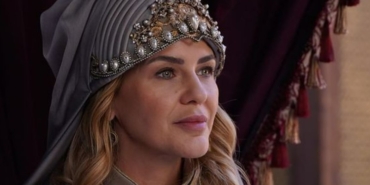 Emine Ün aslen nereli burcu ne evli mi eşi sevgilisi kim hangi dizilerde filmlerde oynadı?