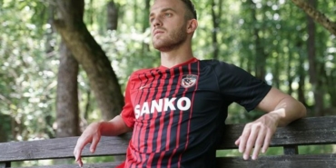 Ertuğrul Ersoy hangi takımlarda oynadı aslen nereli hangi takımda oynuyor kaç gol attı?