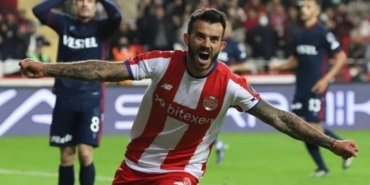 Güray Vural hangi takımdan geldi aslen nereli toplam kaç gol attı hangi takımlarda oynadı?