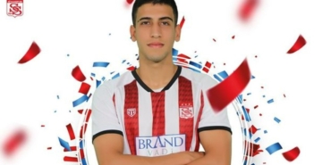 Mehmet Albayrak hangi takımlarda oynadı hangi takımda oynuyor aslen nereli kaç gol attı?