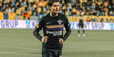 Olivier Thill hangi takımda oynuyor aslen nereli hangi takımlarda oynadı toplam kaç gol attı?