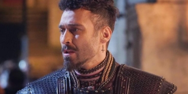 Seçkin Özdemir aslen nereli burcu ne evli mi eşi sevgilisi kim hangi dizilerde filmlerde oynadı?