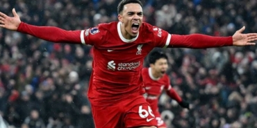 Trent Alexander-Arnold aslen nereli hangi takımda oynuyor kaç gol attı hangi takımlarda oynadı?