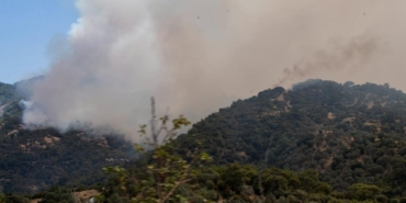 Karşıyaka Yamanlar orman yangını son dakika: Ekipler Yamanlar Köyü’ne konuşlandırıldı