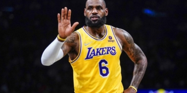 LeBron James kariyerinde kaç sayı attı hangi takımda oynuyor kimdir hangi takımlarda oynadı?