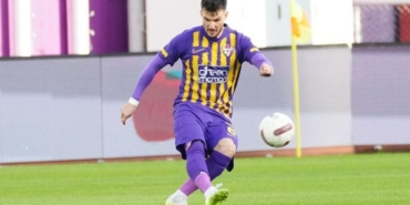 Robin Yalçın hangi takımlarda oynadı aslen nereli toplam kaç gol attı hangi takımdan geldi?