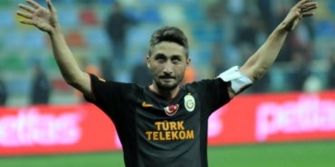 Sabri Sarıoğlu toplam kaç gol attı aslen nereli hangi takımı çalıştırıyor hangi takımlarda oynadı?