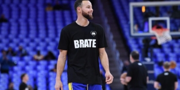 Stephen Curry kariyerinde kaç sayı attı hangi takımda oynuyor hangi takımlarda oynadı kimdir?