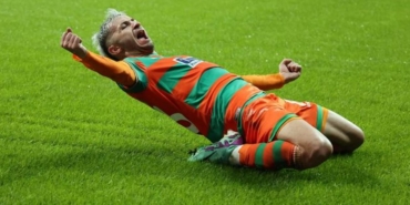 Yusuf Özdemir aslen nereli hangi takımdan geldi hangi takımlarda oynadı toplam kaç gol attı?