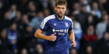 Cameron Burgess aslen nereli hangi takımda oynuyor hangi takımlarda oynadı toplam kaç gol attı?