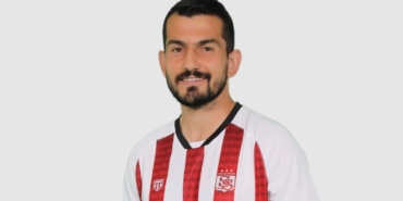 Emrah Başsan aslen nereli toplam kaç gol attı hangi takımdan geldi hangi takımlarda oynadı?