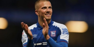 Harry Clarke hangi takımda oynuyor aslen nereli toplam kaç gol attı hangi takımlarda oynadı?