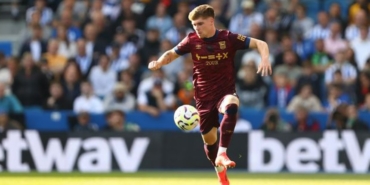 Leif Davis aslen nereli hangi takımda oynuyor hangi takımlarda oynadı toplam kaç gol attı?