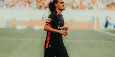 Arthur Theate aslen nereli hangi takımdan geldi hangi takımlarda oynadı toplam kaç gol attı?