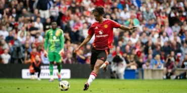 Leny Yoro aslen nereli hangi takımda oynuyor hangi takımlarda oynadı toplam kaç gol attı?