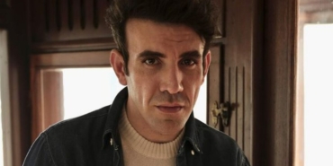 Mehmet Yılmaz Ak aslen nereli burcu ne boyu kaç evli mi eşi sevgilisi kim hangi dizilerde filmlerde oynadı?