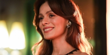 Özge Özpirinçci aslen nereli hangi burç evli mi eşi sevgilisi kim hangi dizilerde filmlerde oynadı?