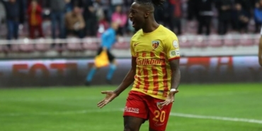 Carlos Mane toplam kaç gol attı aslen nereli hangi takımdan geldi hangi takımlarda oynadı?