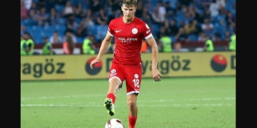 Jakub Kaluzinski aslen nereli hangi takımdan geldi hangi takımlarda oynadı toplam kaç gol attı?