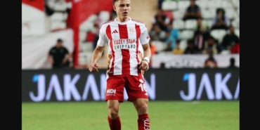 Oleksandr Petrusenko aslen nereli hangi takımdan geldi hangi takımlarda oynadı toplam kaç gol attı?