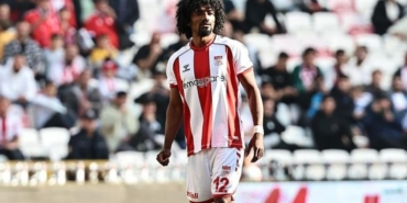 Samuel Moutoussamy aslen nereli hangi takımdan geldi hangi takımlarda oynadı toplam kaç gol attı?